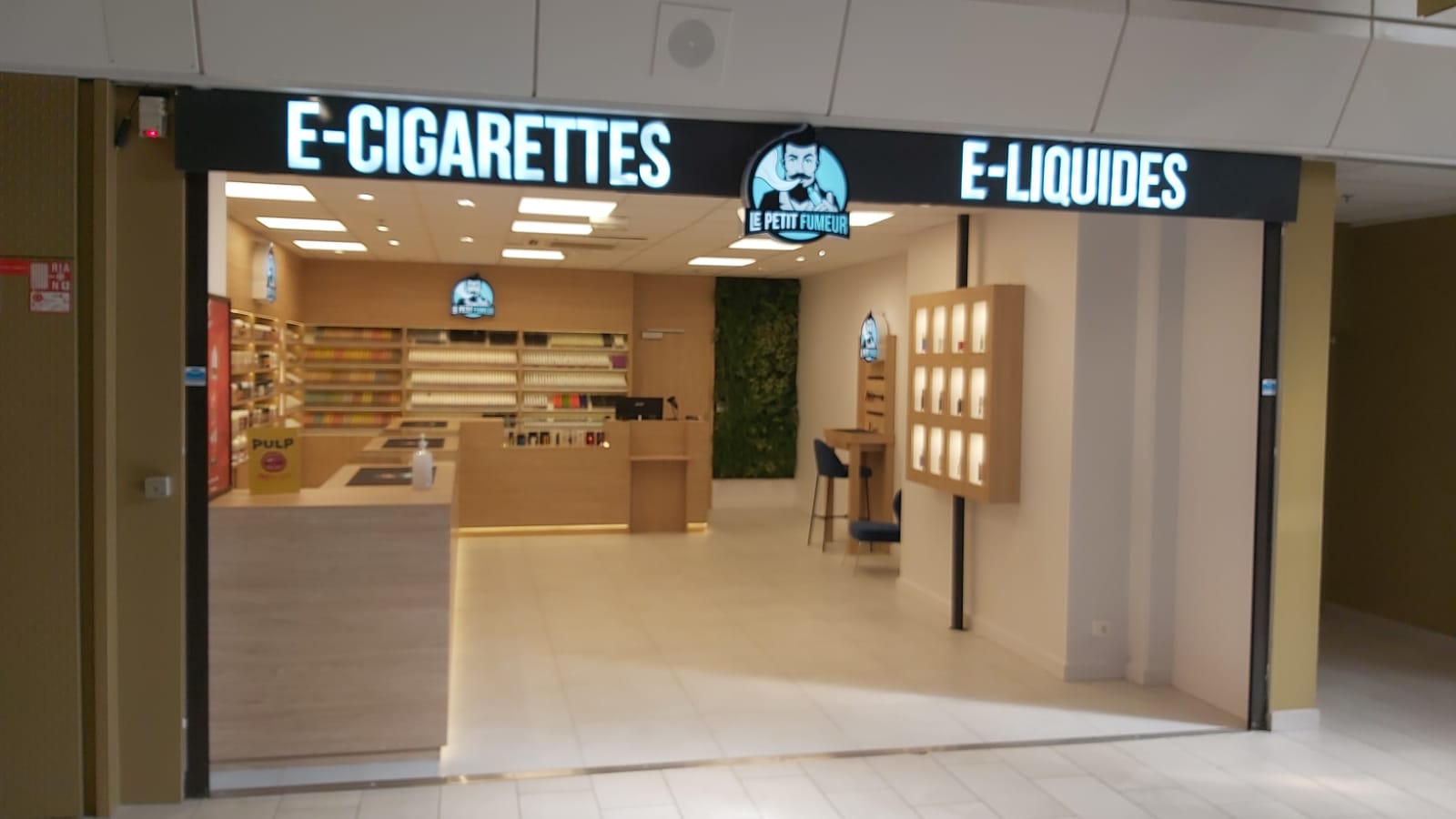 Le petit fumeur - Centre Commercial Boisseuil